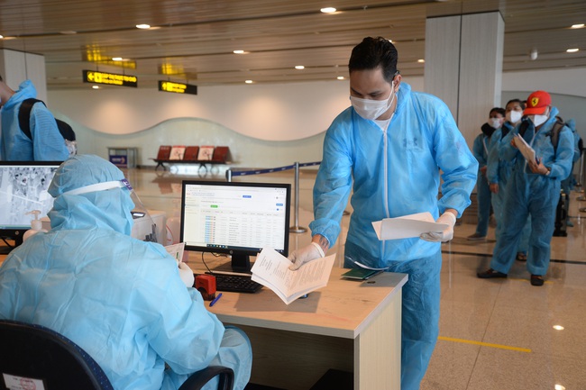 Quảng Ninh: Tiếp tục đón 2 chuyến bay thí điểm 'hộ chiếu vaccine' - Ảnh 4.
