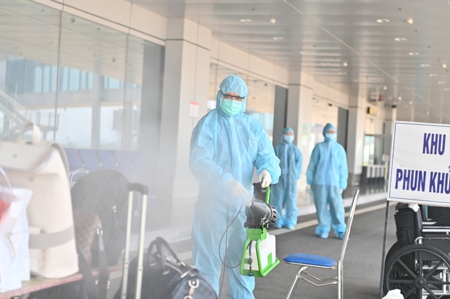Quảng Ninh: Tiếp tục đón 2 chuyến bay thí điểm 'hộ chiếu vaccine' - Ảnh 2.