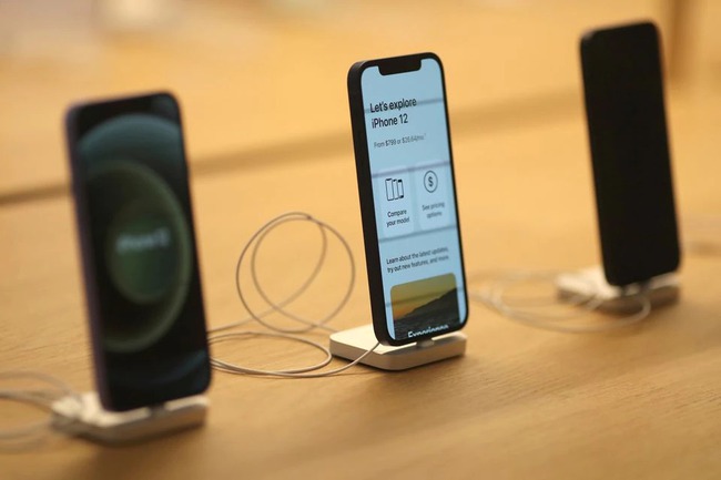 EU buộc Apple phải thay đổi hệ thống sạc iPhone vào năm 2024 - Ảnh 1.