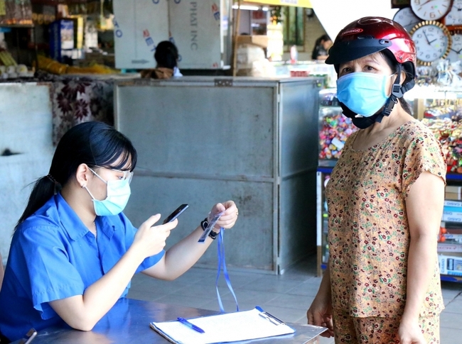 Hơn 150.000 người ở Thừa Thiên Huế sử dụng thẻ kiểm soát dịch bệnh - Ảnh 2.