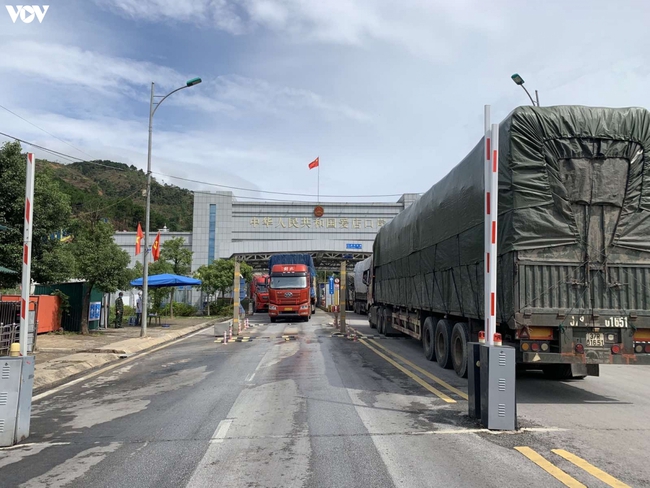 Lạng Sơn: Tạm dừng thông quan 3 ngày tại cửa khẩu Ái Điểm - Chi Ma - Ảnh 2.