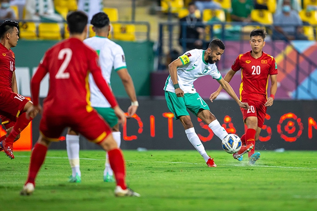 Kết quả Saudi Arabia 3-1 Việt Nam: Quang Hải ghi bàn nhưng VAR 'cứu' chủ nhà - Ảnh 2.