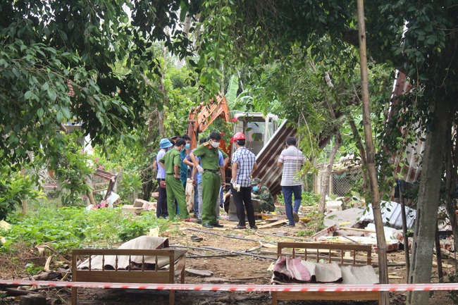 Quảng Nam: Phát hiện nhiều vật liệu nổ tại hiện trường vụ nổ khiến 2 người tử vong tại huyện Tiên Phước - Ảnh 1.