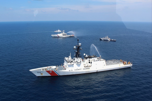 Philippines và Mỹ diễn tập hàng hải sát Biển Đông - Ảnh 1.