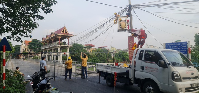 Hà Nội: Người dân không di chuyển qua các cầu có chốt cứng rào chắn - Ảnh 2.