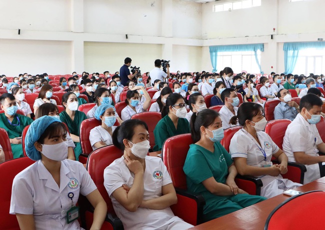Bắc Ninh cử hơn 200 cán bộ, y, bác sỹ hỗ trợ thành phố Hà Nội phòng, chống dịch Covid-19 - Ảnh 1.