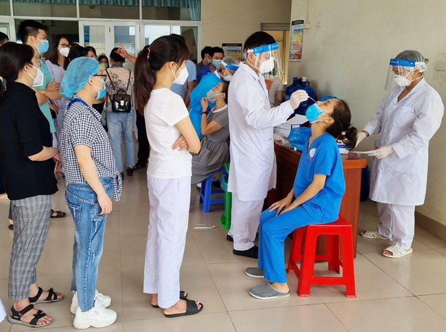 Bắc Ninh cử hơn 200 cán bộ, y, bác sỹ hỗ trợ thành phố Hà Nội phòng, chống dịch Covid-19 - Ảnh 2.