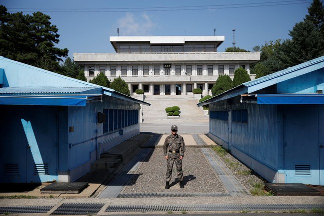 Hàn Quốc tạm ngừng các tour du lịch đến khu phi quân sự ở biên giới liên Triều - Ảnh 1.