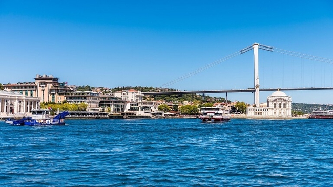 Thổ Nhĩ Kỳ tạm thời đóng cửa eo biển Bosphorus do tàu gặp sự cố - Ảnh 2.