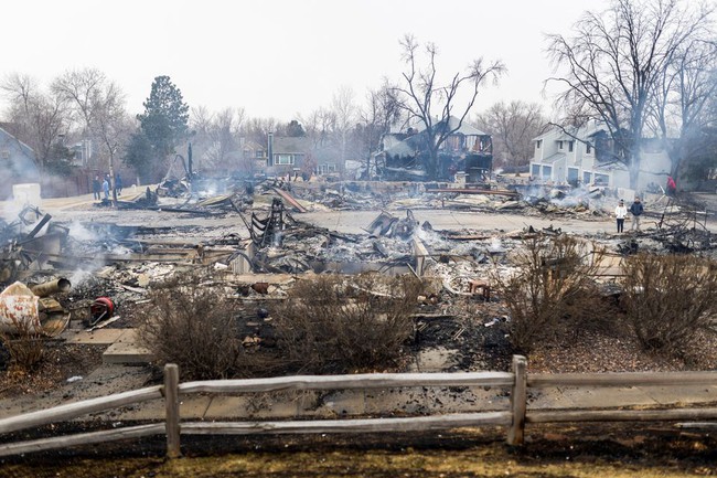Mỹ: Cháy lớn tại bang Colorado khiến nhiều người mất tích và gần 1.000 ngôi nhà bị phá hủy - Ảnh 1.