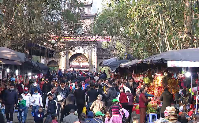 Hà Nội thông báo dừng tổ chức lễ hội chùa Hương - Ảnh 1.