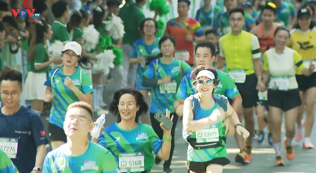 VPBank Hanoi Marathon 2022: Ngày hội chạy bộ giàu cảm xúc! - Ảnh 1.