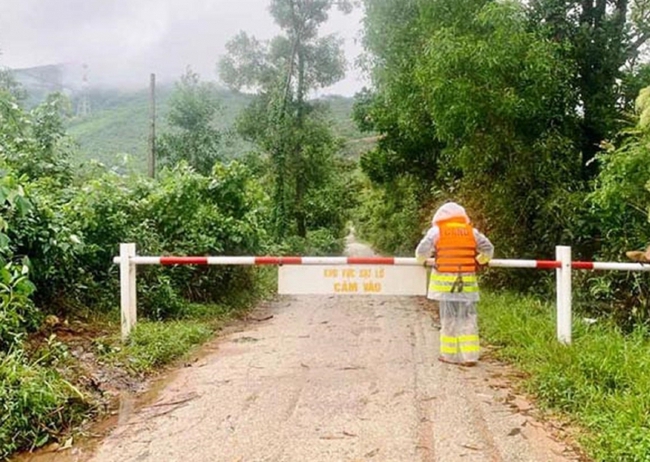 Cảnh báo nguy cơ sạt lở đất do mưa lớn tại Thừa Thiên Huế - Ảnh 1.