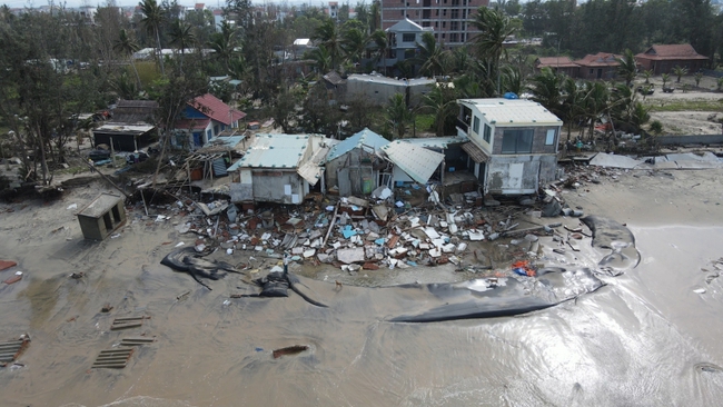 Quảng Nam: Sạt lở ven sông, ven biển tiếp tục đe dọa cuộc sống người dân - Ảnh 5.