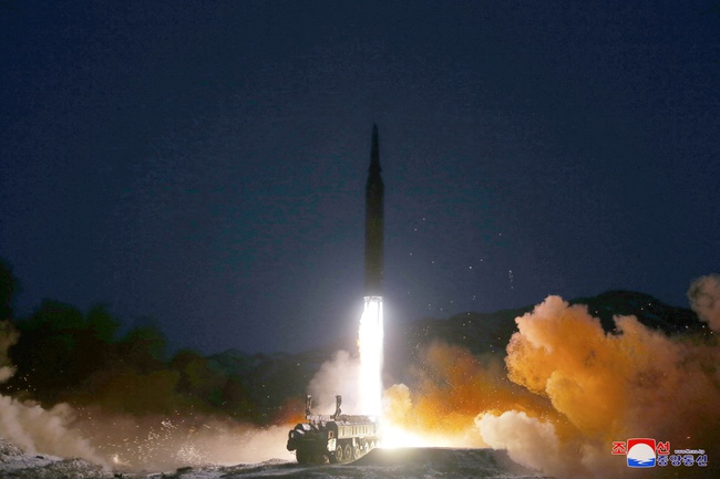 Mỹ, Nhật Bản tiếp tục nỗ lực ngăn cản Triều Tiên phát triển tên lửa đạn đạo - Ảnh 1.