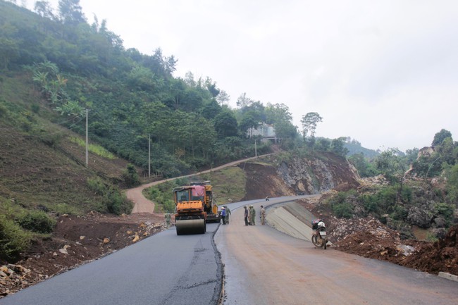Tuyến đường tránh thành phố Sơn La - con đường mới kết nối phát triển kinh tế vùng Tây Bắc - Ảnh 1.