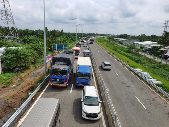 Đường cao tốc Trung Lương - Mỹ Thuận chưa đạt tiêu chuẩn, báo động TNGT - Ảnh 1.