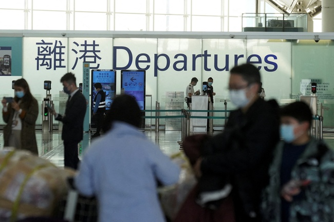 Hong Kong dỡ bỏ lệnh cấm nhập cảnh với du lịch theo đoàn trong tháng 11 - Ảnh 1.