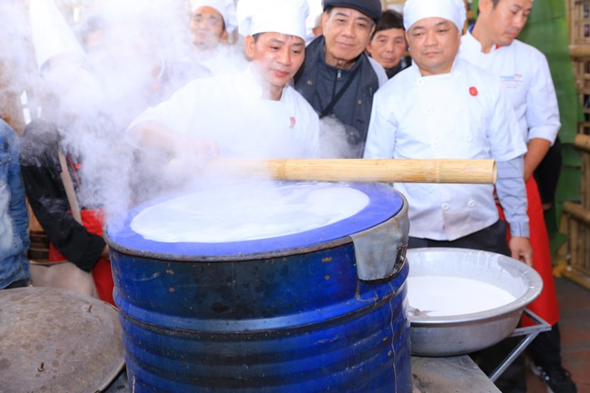 CHIN-SU đồng hành nhiều hoạt động Lễ hội tại làng phở Vân Cù - Ảnh 1.