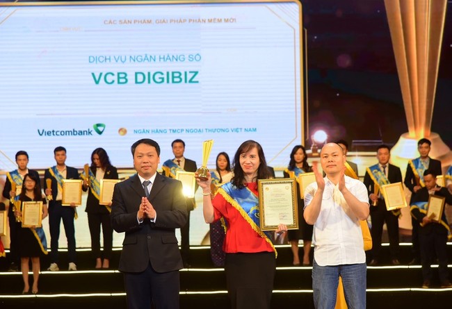 Vietcombank nâng cao trải nghiệm ngân hàng số cho người tiêu dùng Việt   - Ảnh 2.