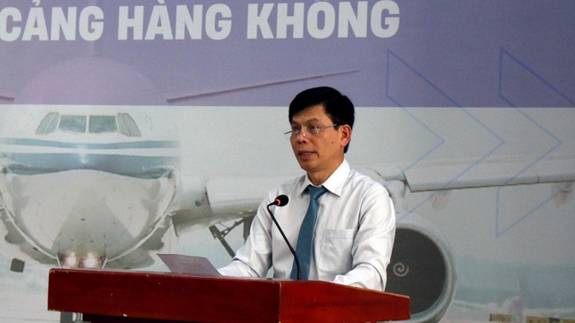 Thứ trưởng Bộ GTVT: 'Cần giải quyết dứt điểm ùn tắc giao thông tại sân bay Tân Sơn Nhất'  - Ảnh 1.