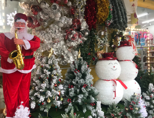 Thị trường Noel tại Đà Nẵng bắt đầu sôi động - Ảnh 6.