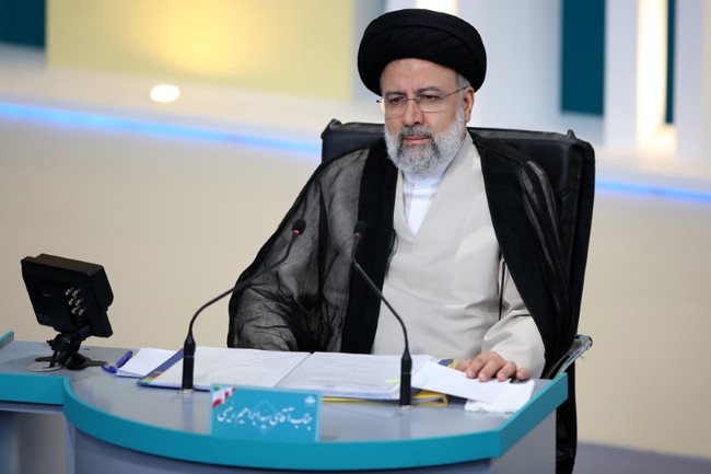 Iran yêu cầu phương Tây dỡ bỏ trừng phạt để đạt thỏa thuận hạt nhân - Ảnh 1.