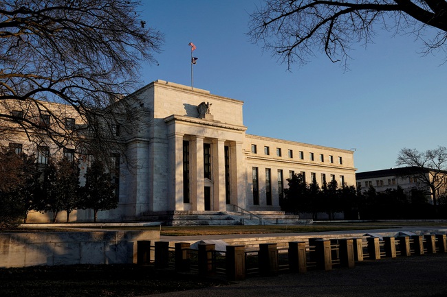 Fed sẵn sàng tăng lãi suất với tốc độ nhanh nếu cần - Ảnh 1.