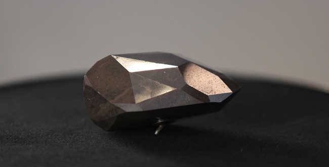 Đấu giá viên kim cương xanh quý giá nhất thế giới - Ảnh 2.