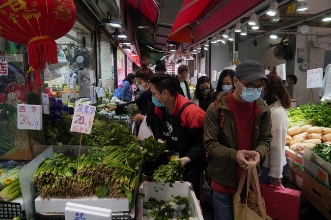 Dịch COVID-19 khiến Hong Kong (Trung Quốc) bị thiếu rau xanh trầm trọng - Ảnh 1.