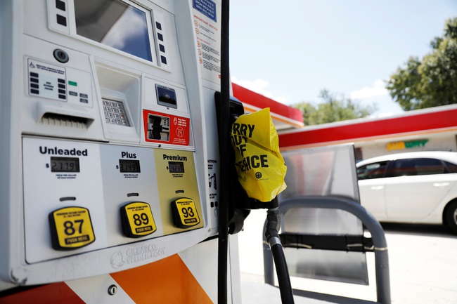 Giá xăng dầu tại Mỹ tiếp tục tăng cao - Ảnh 1.