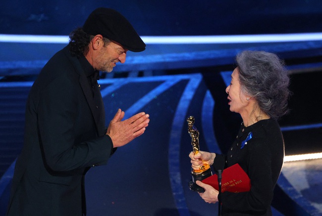 Diễn viên khiếm thính đầu tiên đoạt giải Oscar - Ảnh 3.