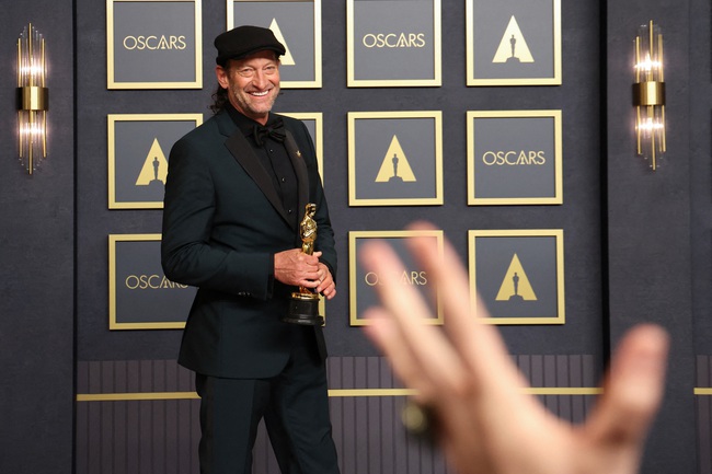 Diễn viên khiếm thính đầu tiên đoạt giải Oscar - Ảnh 2.