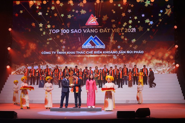 NuiPhao Mining được vinh danh Top 100 Sao Vàng Đất Việt 2021 - Ảnh 1.