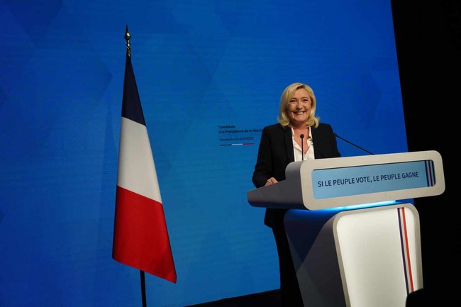 Bầu cử Tổng thống Pháp: Ông Emmanuel Macron và bà Marine Le Pen chiến thắng vòng 1 - Ảnh 2.