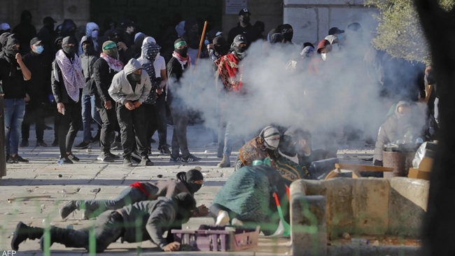 Cảnh sát Israel và người Palestine đụng độ khiến 117 người bị thương - Ảnh 2.