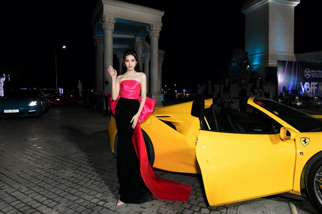 Hai nàng Hoa hậu xuất hiện lộng lẫy bên siêu xe thể thao cổ điển Morgan chiếm trọn mọi ánh nhìn tại Vietnam Beauty Fashion Fest - Ảnh 6.