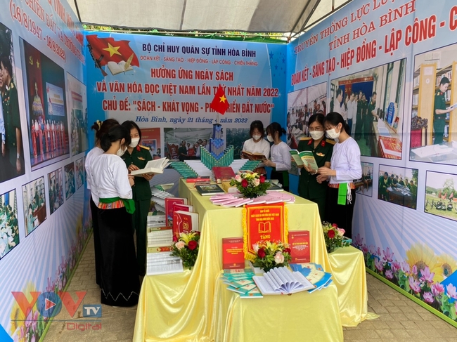 Hoà Bình: Khai mạc ngày Sách và văn hóa đọc Việt Nam tỉnh Hoà Bình năm 2022 - Ảnh 1.