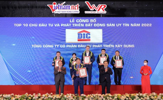 Tập đoàn DIC đoạt giải thưởng 'Top 10 Chủ đầu tư Bất động sản uy tín năm 2022' - Ảnh 1.