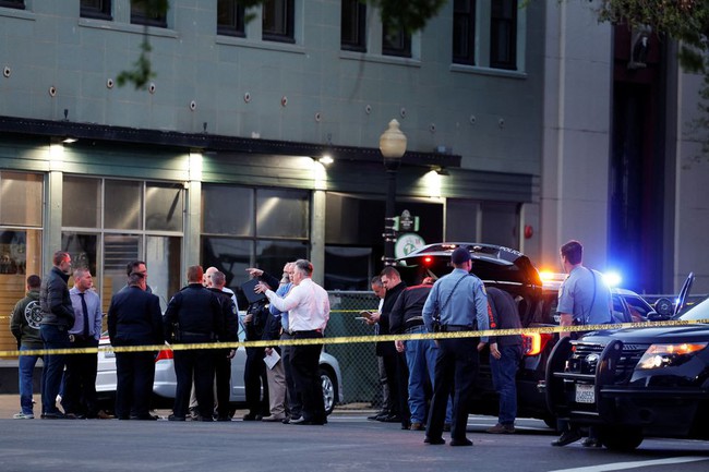 Mỹ: Cảnh sát bắt giữ nghi phạm liên quan đến vụ xả súng khiến 6 người thiệt mạng - Ảnh 1.