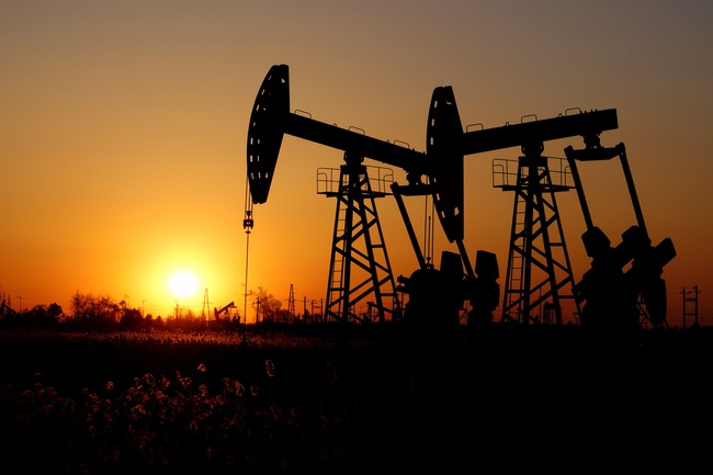 Giá dầu thế giới tăng hơn 3% trước khả năng Nga chịu thêm các lệnh trừng phạt - Ảnh 1.