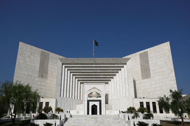 Tòa án Tối cao Pakistan khôi phục Quốc hội, vẫn tổ chức bỏ phiếu bất tín nhiệm Thủ tướng - Ảnh 1.