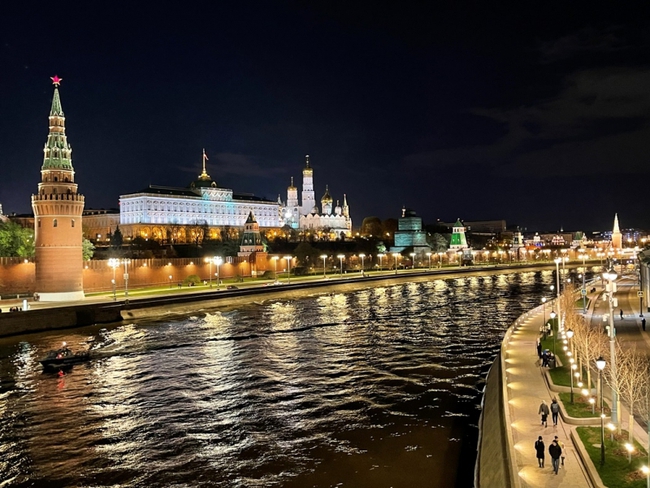 Ngắm pháo hoa Ngày Chiến thắng 9/5 ở thủ đô Moscow, Nga - Ảnh 7.