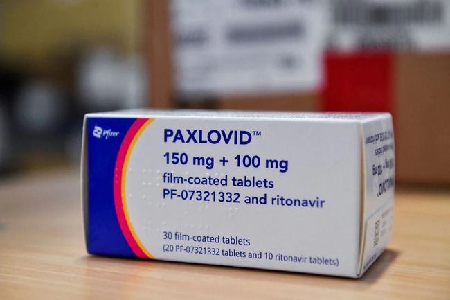 Nhu cầu sử dụng thuốc viên điều trị COVID-19 tại Mỹ tăng cao - Ảnh 1.