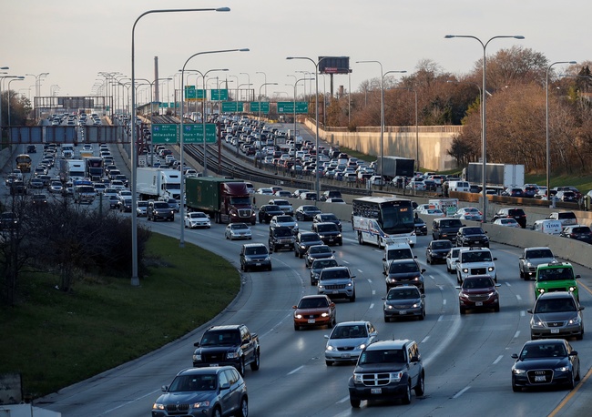 Tỷ lệ tử vong do tai nạn giao thông tại Mỹ cao nhất trong vòng 16 năm qua - Ảnh 1.