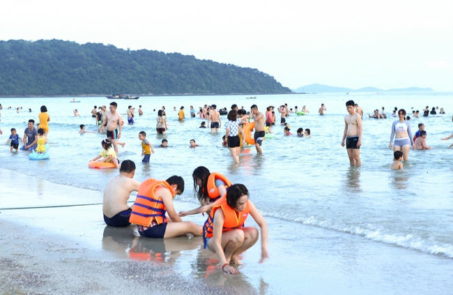 Quảng Ninh: Chuỗi sự kiện văn hóa, du lịch rộn ràng 'từ rừng xuống biển' - Ảnh 7.