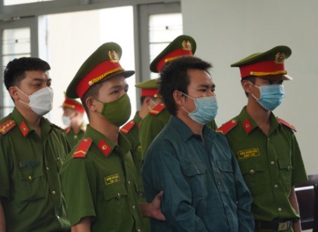 Tuyên án tử hình kẻ dùng búa đánh chết người ở Bình Thuận - Ảnh 2.