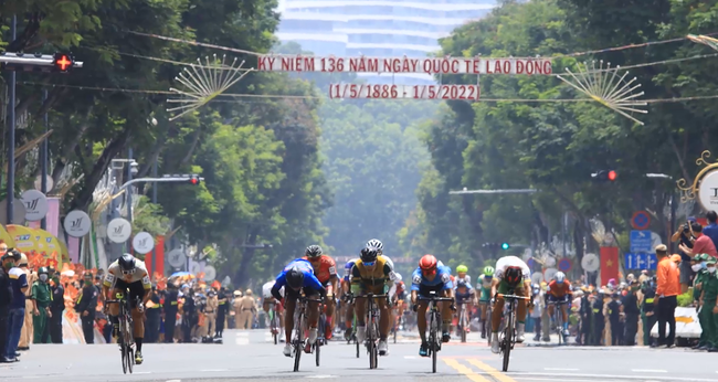 Chặng cuối cùng Cuộc đua xe đạp toàn quốc tranh Cúp Truyền hình TP. Hồ Chí Minh 'Non sông liền một dải – Niềm tin chiến thắng' đã khép lại - Ảnh 1.