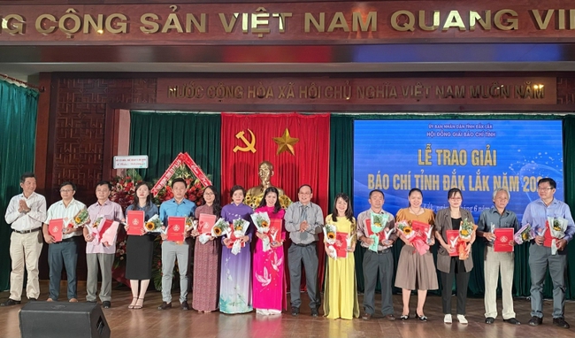VOV Tây Nguyên đạt 7 giải Báo chí tỉnh Đắk Lắk năm 2021 - Ảnh 2.