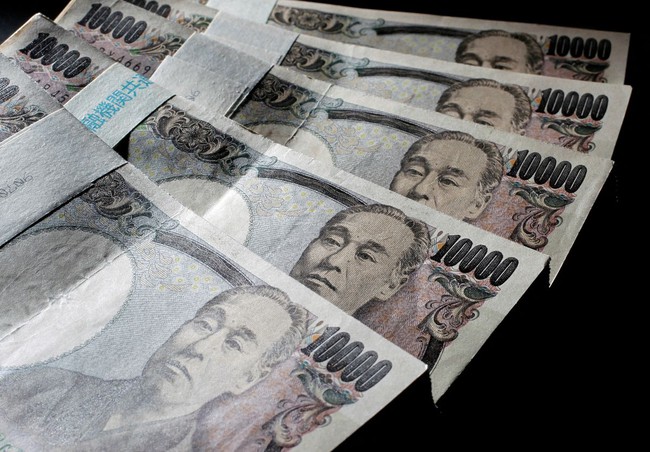 Đồng yen Nhật Bản giảm giá xuống mức thấp nhất trong 24 năm - Ảnh 1.